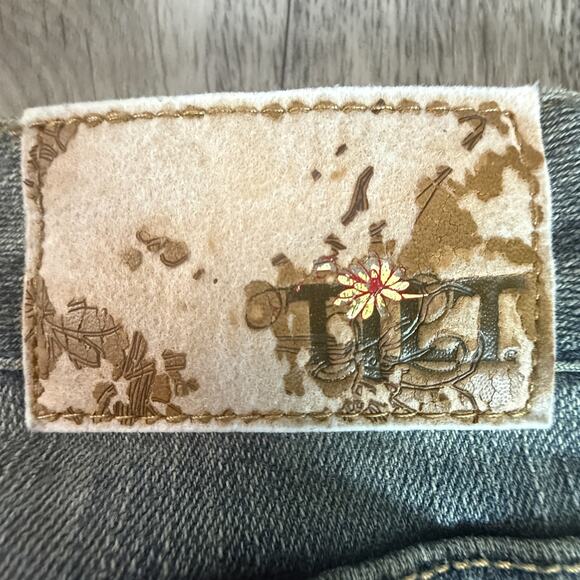 Handmade Heachable Floral Patchwork Denim Jeans Vendor #1307 PO #13331 - Picture 9 of 10